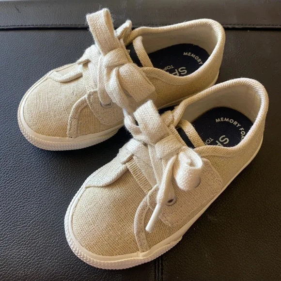 Sperry Little Girl Sneakers! Size 6.5! NWOT! - Picture 2 of 11